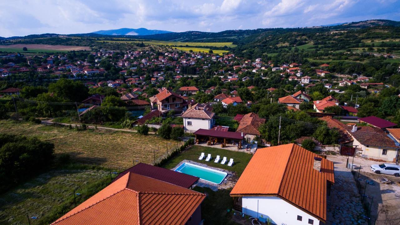 Етно Комплекс "Поп Грую Бански" Banya  Exterior photo